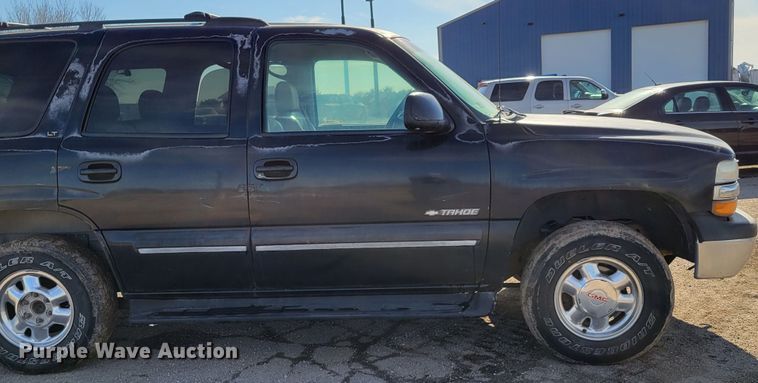 image for item LY9993 2000 Chevrolet Tahoe  SUV