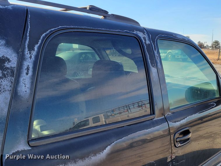 image for item LY9993 2000 Chevrolet Tahoe  SUV