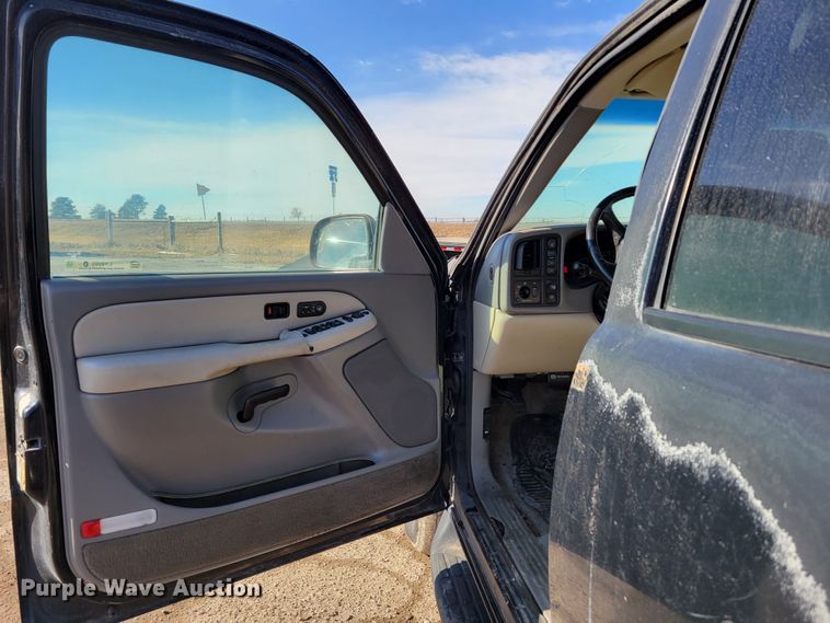 image for item LY9993 2000 Chevrolet Tahoe  SUV