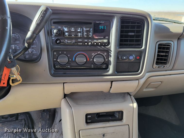 image for item LY9993 2000 Chevrolet Tahoe  SUV