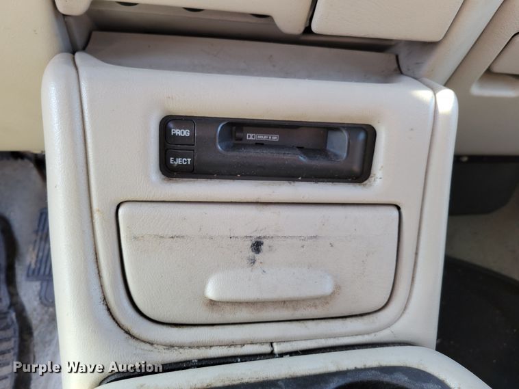 image for item LY9993 2000 Chevrolet Tahoe  SUV