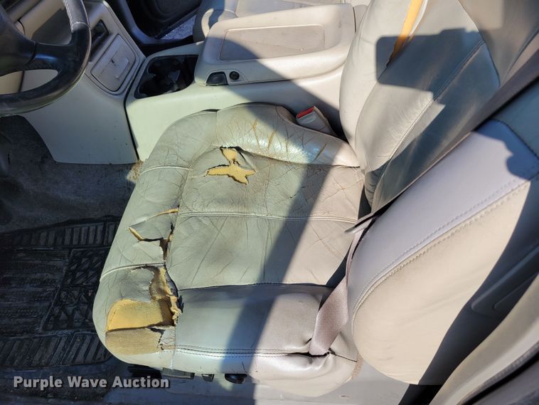 image for item LY9993 2000 Chevrolet Tahoe  SUV