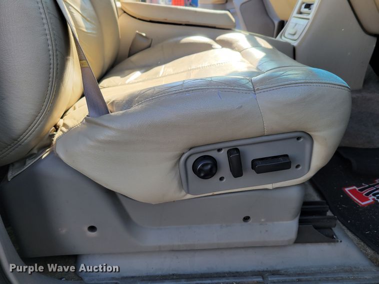 image for item LY9993 2000 Chevrolet Tahoe  SUV