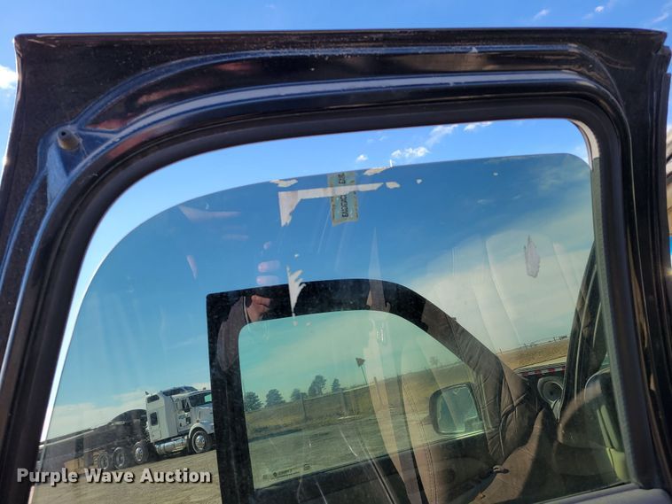 image for item LY9993 2000 Chevrolet Tahoe  SUV