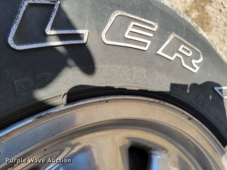 image for item LY9993 2000 Chevrolet Tahoe  SUV