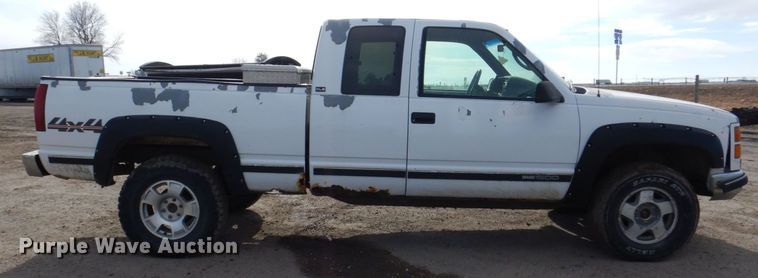 image for item LY9994 1995 GMC Sierra 1500  pickup truck