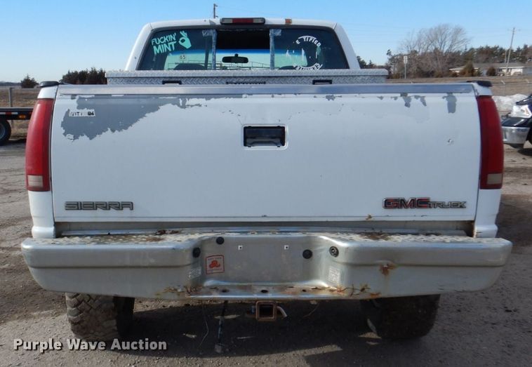 image for item LY9994 1995 GMC Sierra 1500  pickup truck