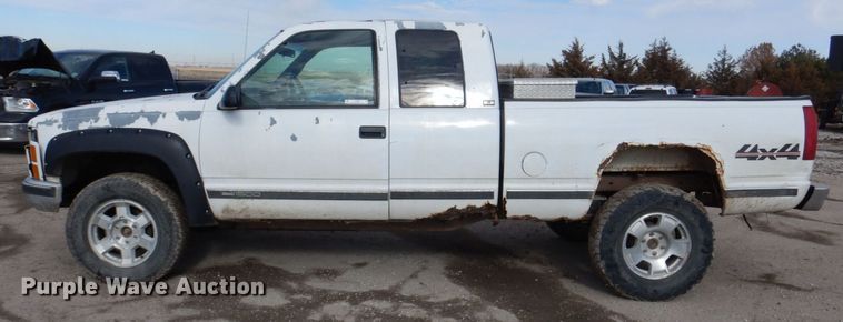 image for item LY9994 1995 GMC Sierra 1500  pickup truck