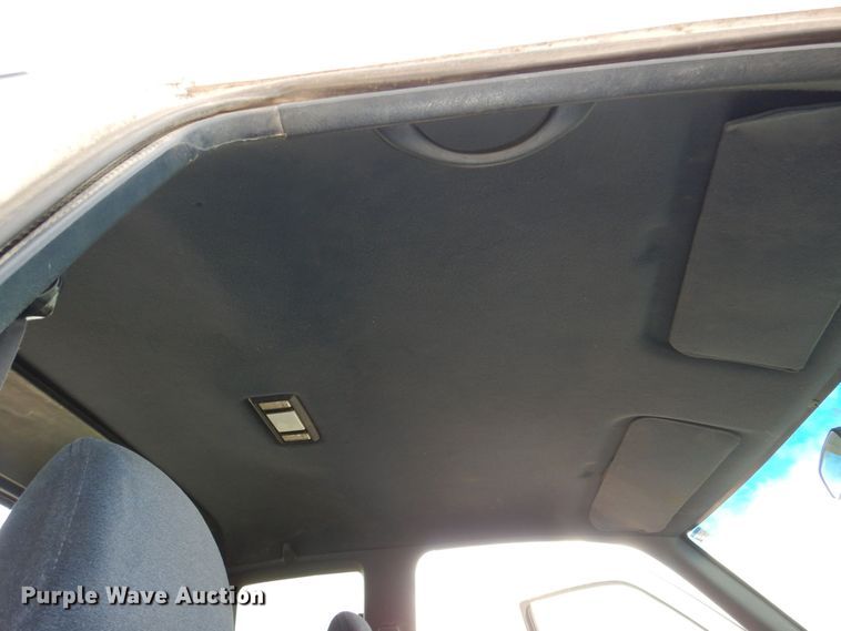 image for item LY9994 1995 GMC Sierra 1500  pickup truck