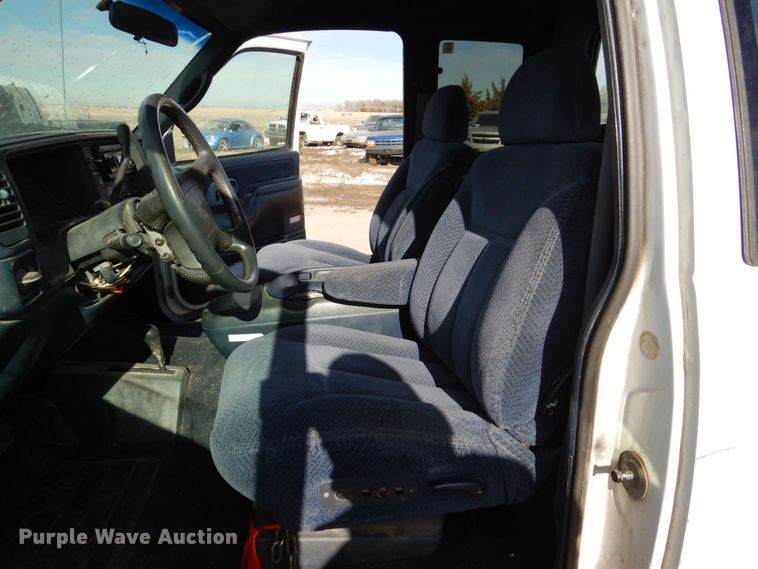 image for item LY9994 1995 GMC Sierra 1500  pickup truck