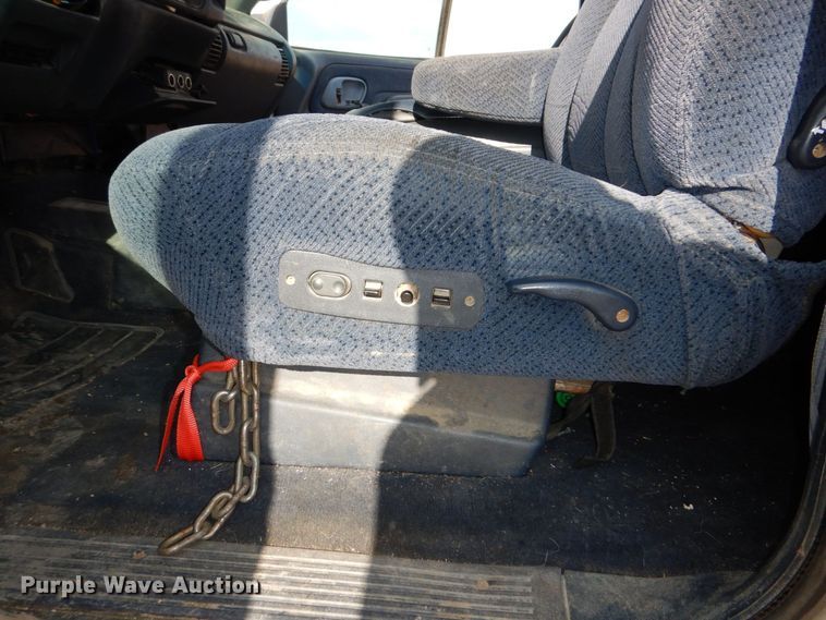 image for item LY9994 1995 GMC Sierra 1500  pickup truck