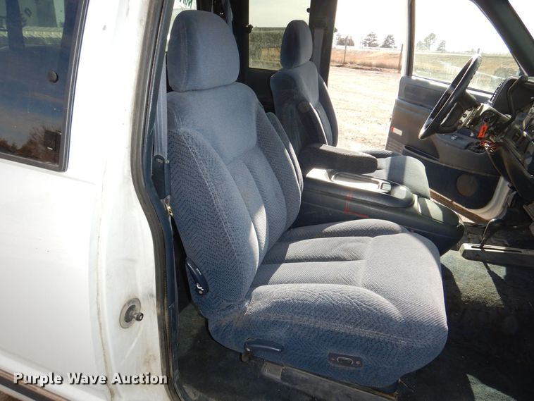 image for item LY9994 1995 GMC Sierra 1500  pickup truck