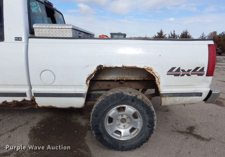 image for item LY9994 1995 GMC Sierra 1500  pickup truck