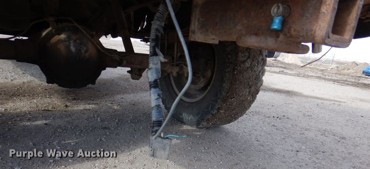 image for item LY9994 1995 GMC Sierra 1500  pickup truck