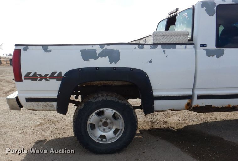 image for item LY9994 1995 GMC Sierra 1500  pickup truck