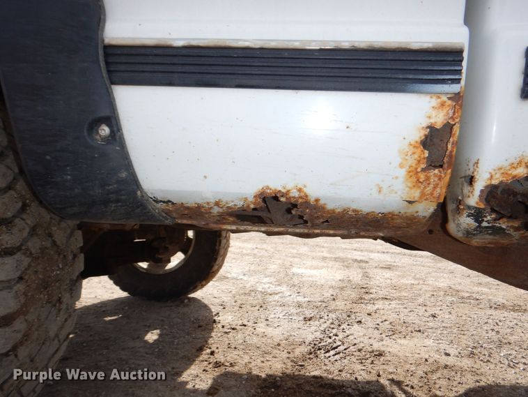 image for item LY9994 1995 GMC Sierra 1500  pickup truck