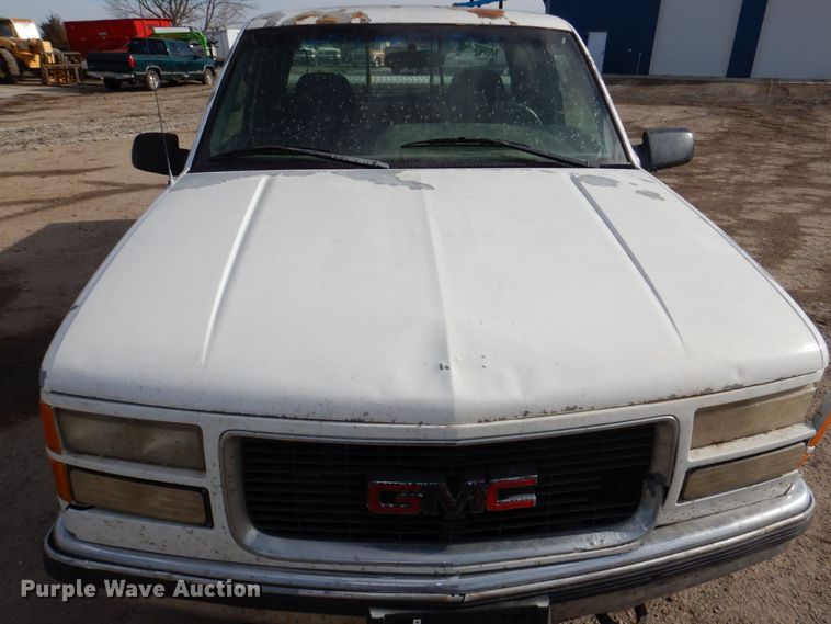 image for item LY9994 1995 GMC Sierra 1500  pickup truck