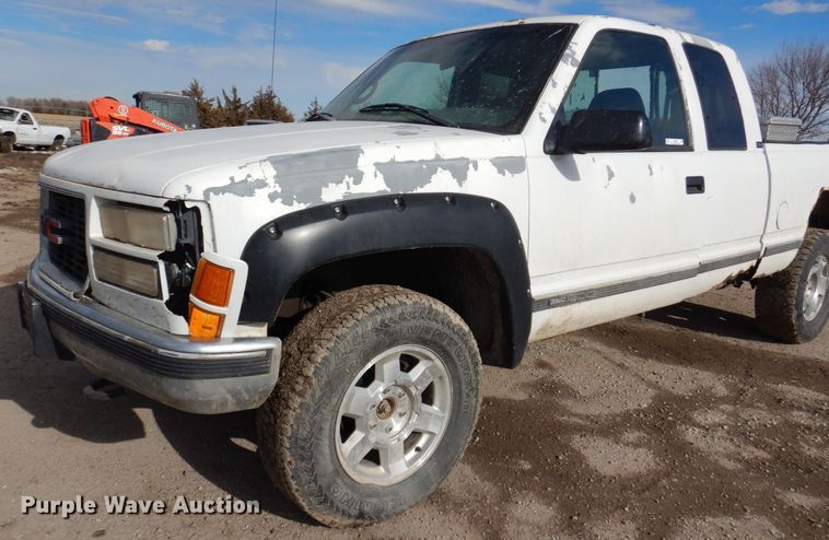 image for item LY9994 1995 GMC Sierra 1500  pickup truck