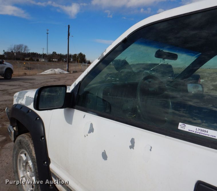 image for item LY9994 1995 GMC Sierra 1500  pickup truck