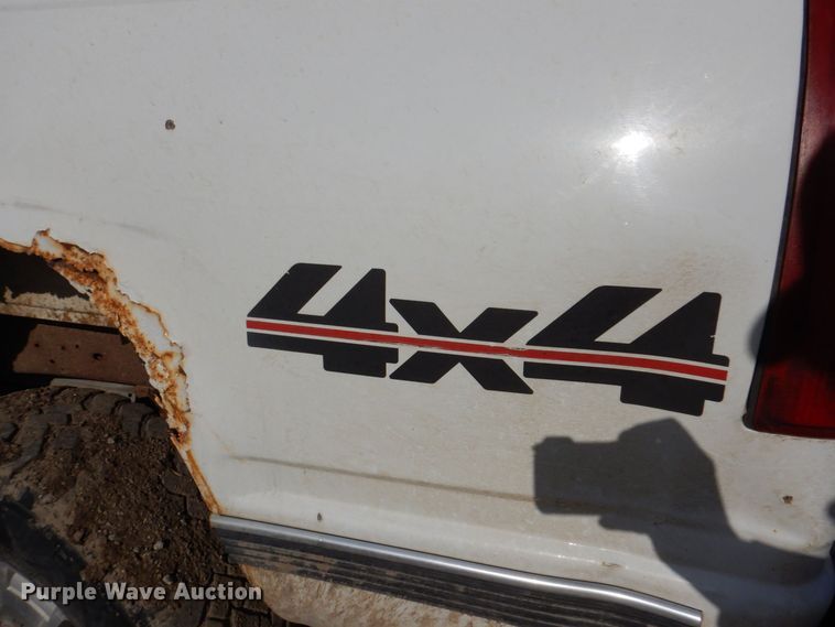 image for item LY9994 1995 GMC Sierra 1500  pickup truck