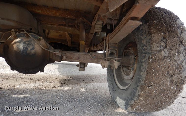 image for item LY9994 1995 GMC Sierra 1500  pickup truck