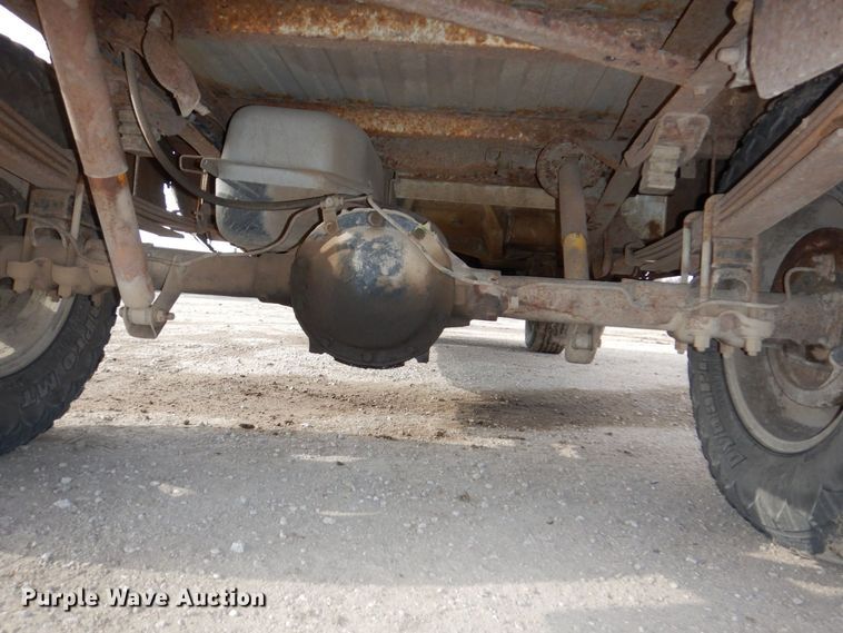 image for item LY9994 1995 GMC Sierra 1500  pickup truck