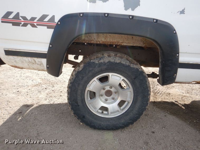 image for item LY9994 1995 GMC Sierra 1500  pickup truck