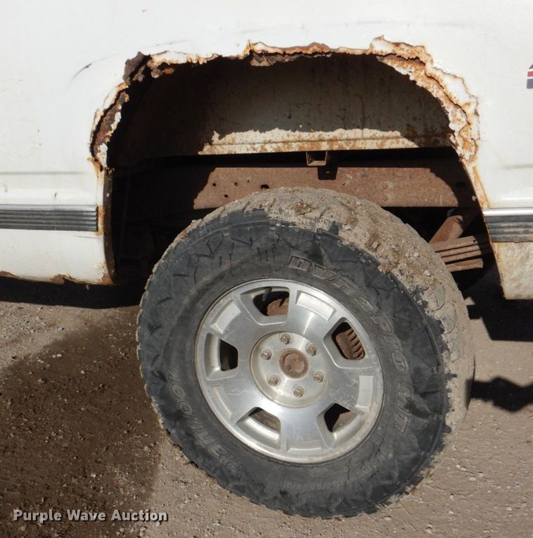 image for item LY9994 1995 GMC Sierra 1500  pickup truck