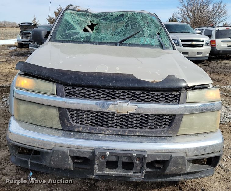 image for item LY9996 2005 Chevrolet Colorado  Crew Cab pickup truck