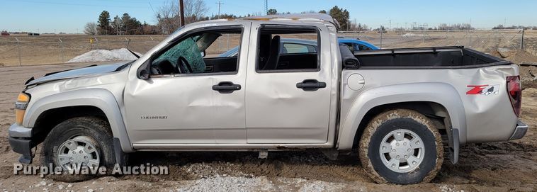 image for item LY9996 2005 Chevrolet Colorado  Crew Cab pickup truck