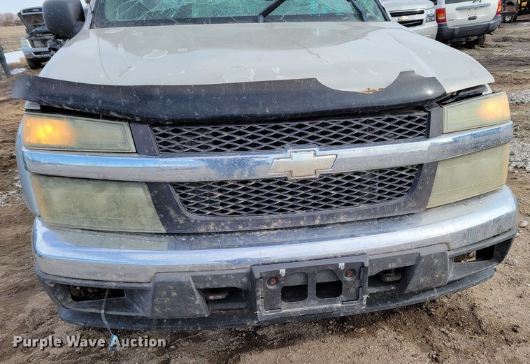 image for item LY9996 2005 Chevrolet Colorado  Crew Cab pickup truck
