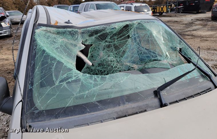 image for item LY9996 2005 Chevrolet Colorado  Crew Cab pickup truck