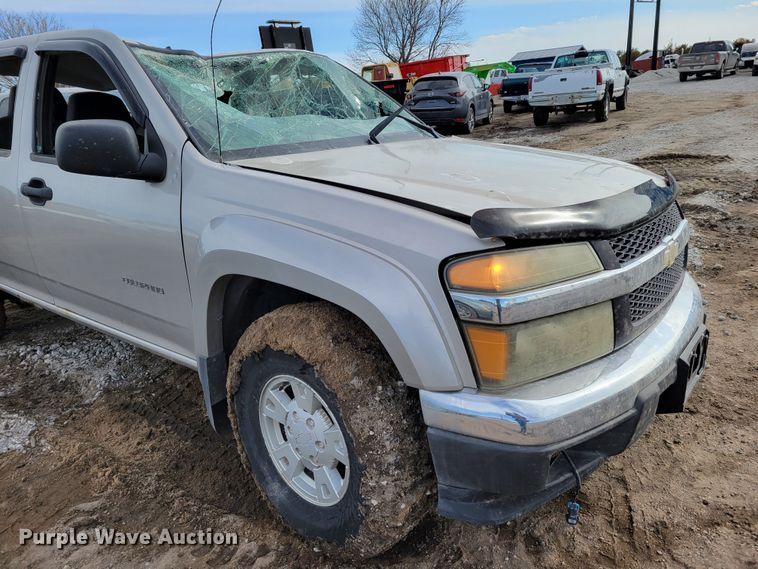 image for item LY9996 2005 Chevrolet Colorado  Crew Cab pickup truck