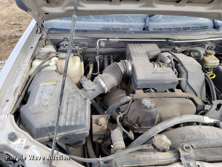 image for item LY9996 2005 Chevrolet Colorado  Crew Cab pickup truck