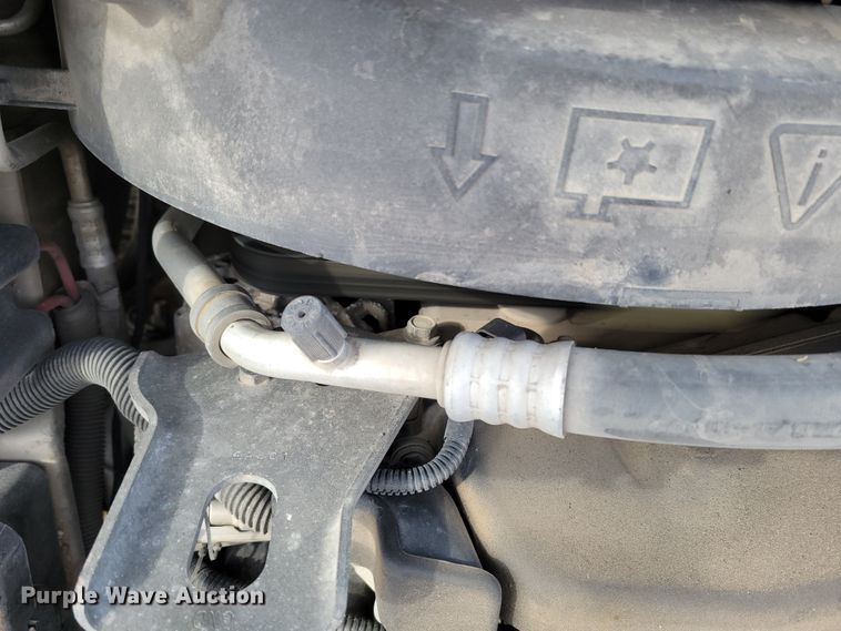 image for item LY9996 2005 Chevrolet Colorado  Crew Cab pickup truck