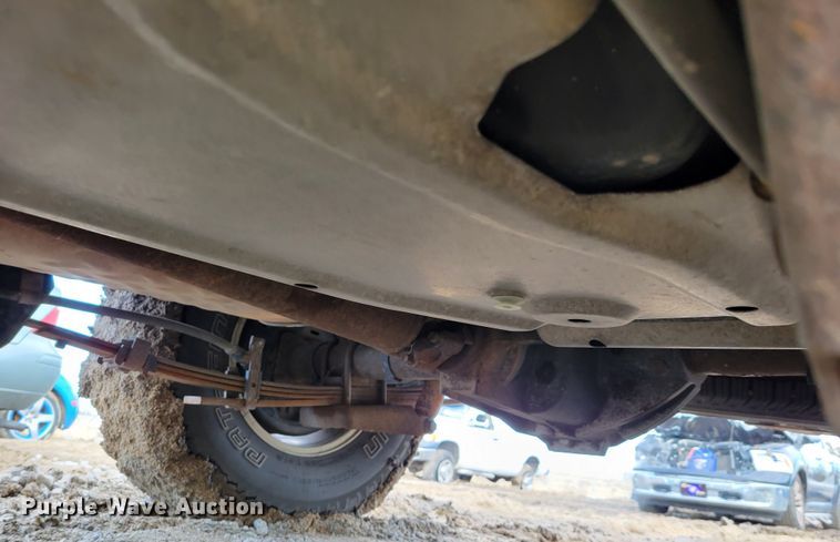 image for item LY9996 2005 Chevrolet Colorado  Crew Cab pickup truck