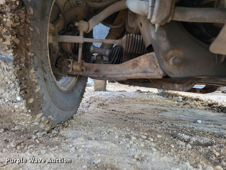 image for item LY9996 2005 Chevrolet Colorado  Crew Cab pickup truck