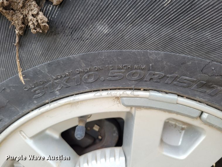 image for item LY9996 2005 Chevrolet Colorado  Crew Cab pickup truck