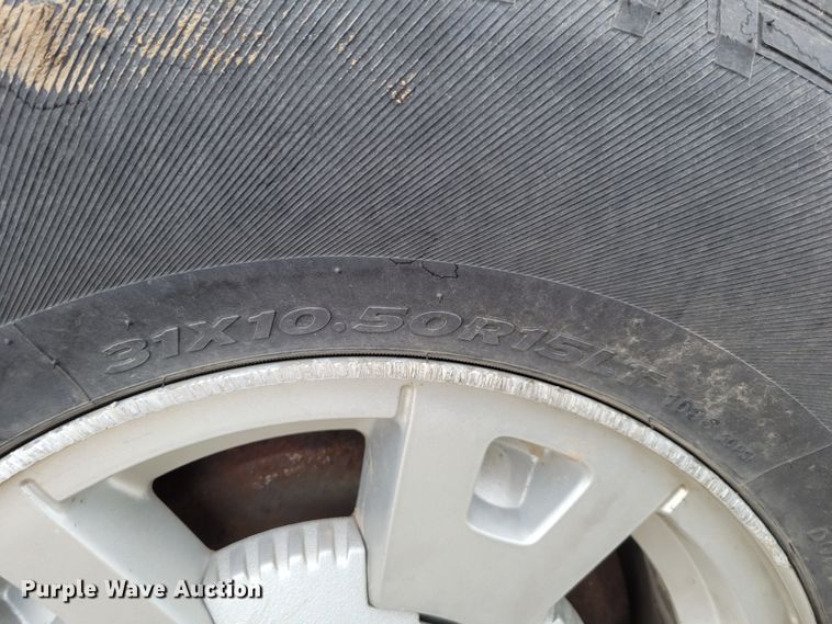 image for item LY9996 2005 Chevrolet Colorado  Crew Cab pickup truck