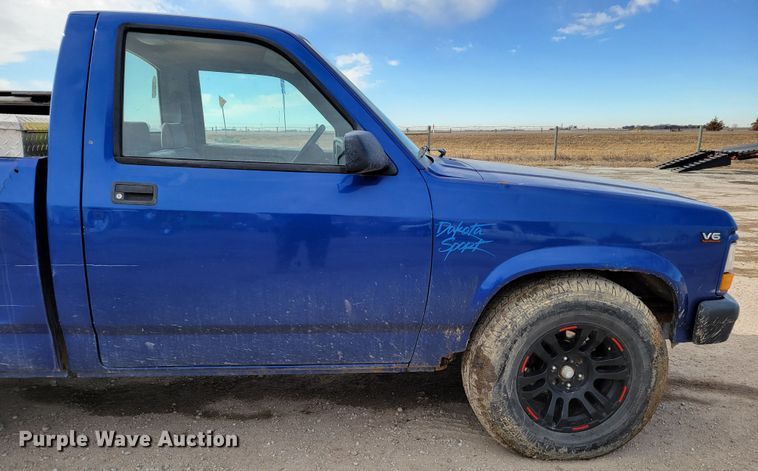 image for item LY9999 1995 Dodge Dakota  pickup truck