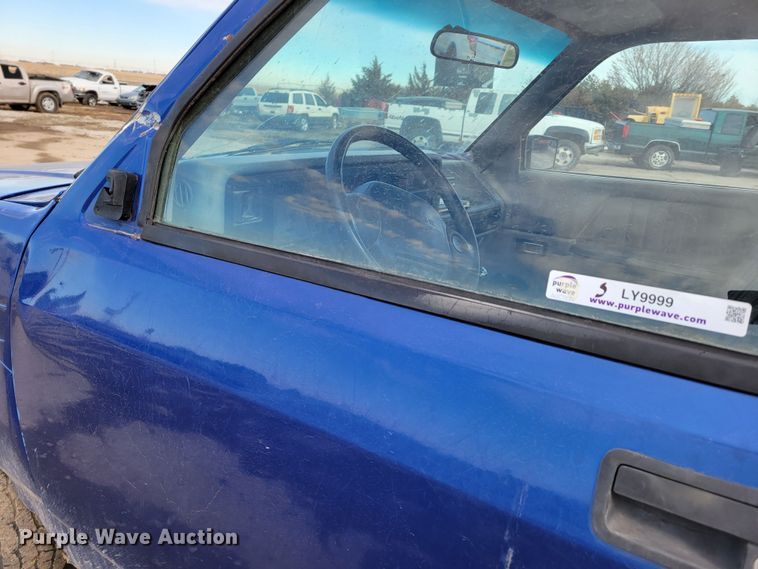 image for item LY9999 1995 Dodge Dakota  pickup truck