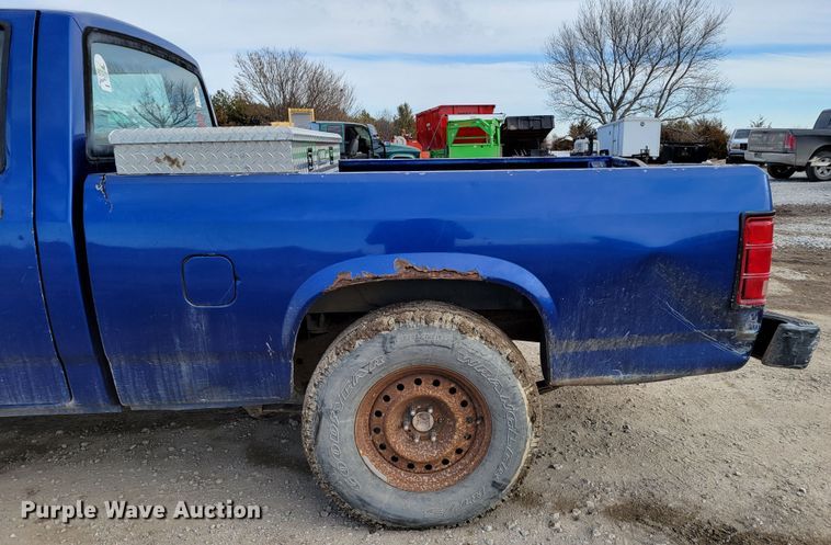 image for item LY9999 1995 Dodge Dakota  pickup truck