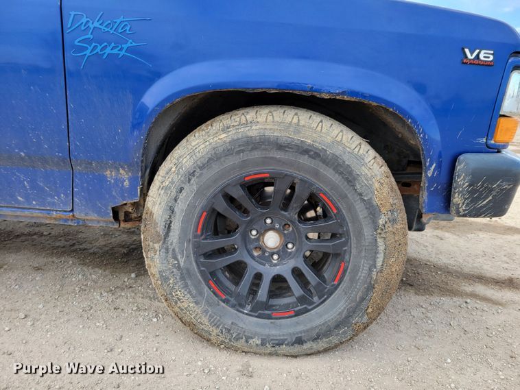 image for item LY9999 1995 Dodge Dakota  pickup truck