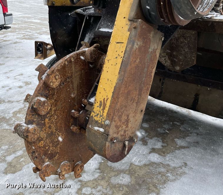 image for item MA9894 1998 Vermeer 665A  stump grinder