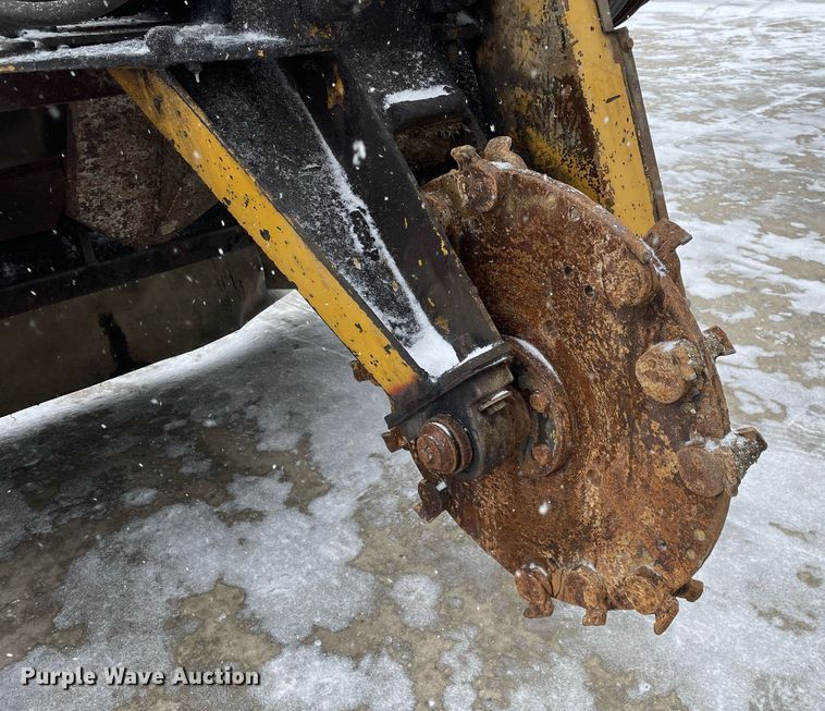 image for item MA9894 1998 Vermeer 665A  stump grinder