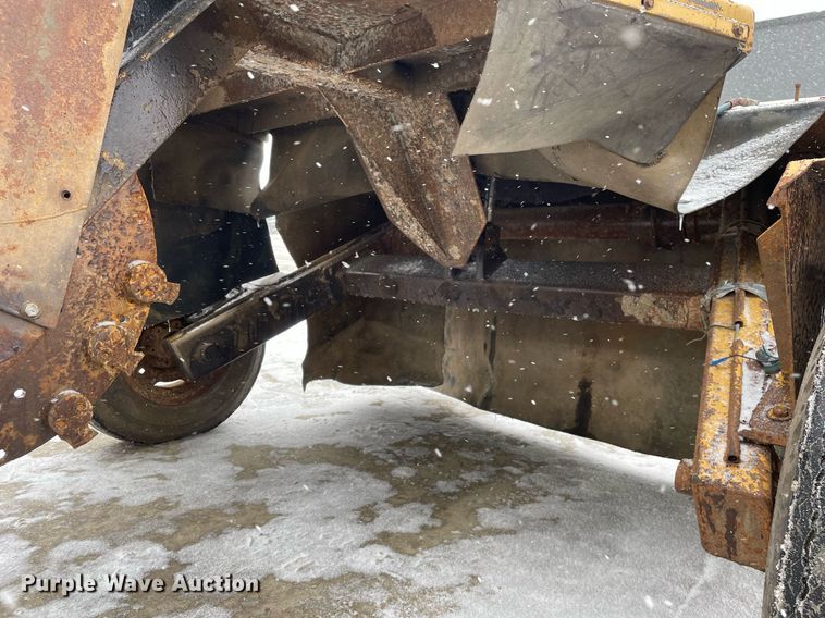 image for item MA9894 1998 Vermeer 665A  stump grinder