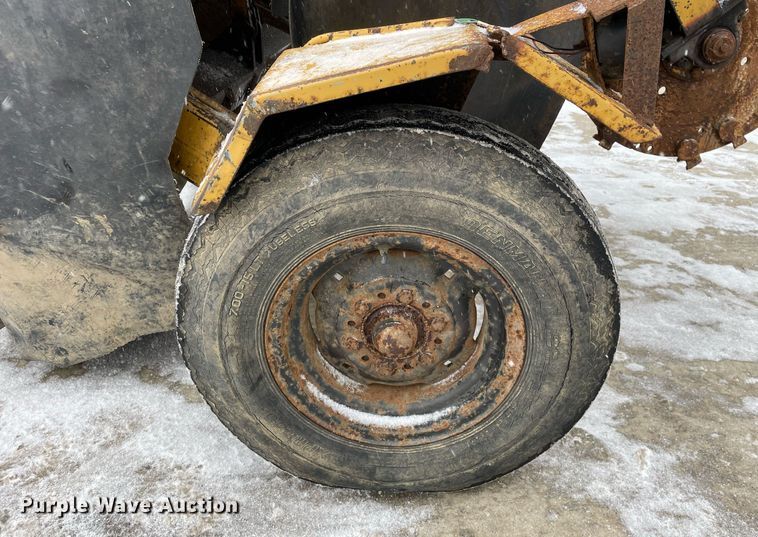 image for item MA9894 1998 Vermeer 665A  stump grinder