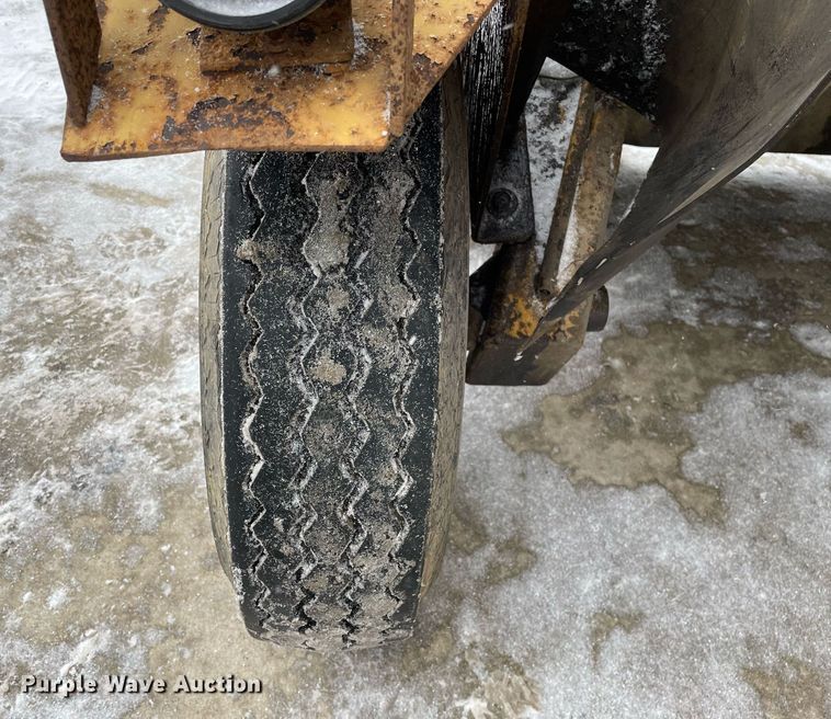 image for item MA9894 1998 Vermeer 665A  stump grinder