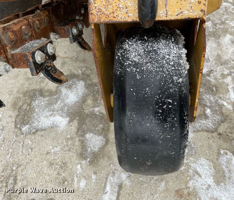 image for item MA9895 2012 Vermeer RTX100  trencher