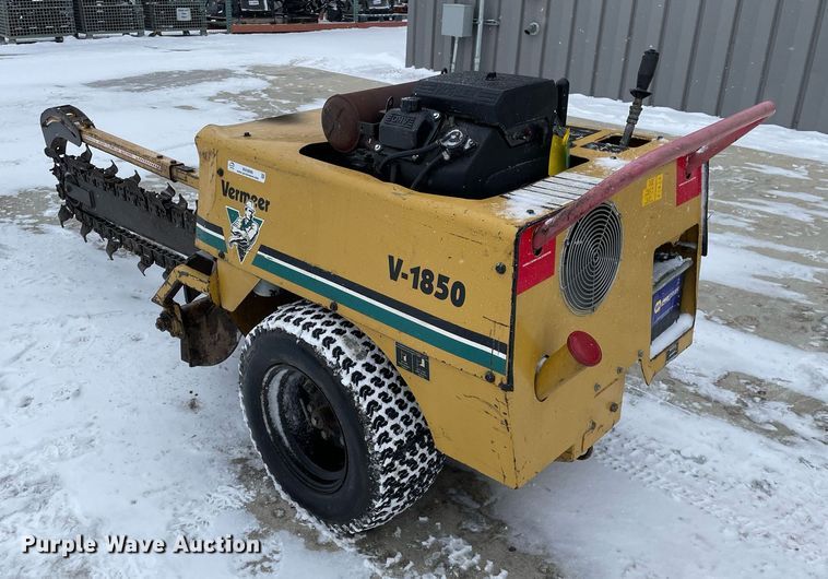 image for item MA9896 1994 Vermeer V1850  trencher
